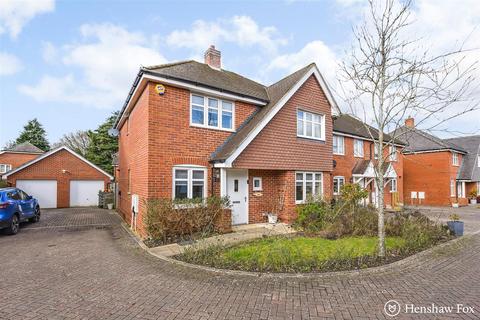 4 bedroom detached house for sale, Knights Meadow, North Baddesley, Hampshire