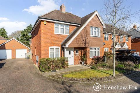 4 bedroom detached house for sale, Knights Meadow, North Baddesley, Hampshire