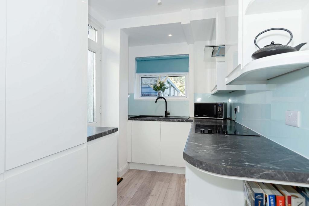 Monks Ave 10.jpg