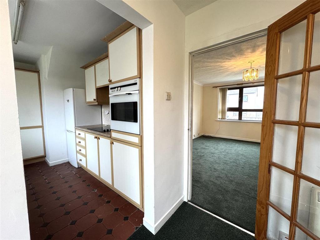 Dining kitchen lounge .jpg