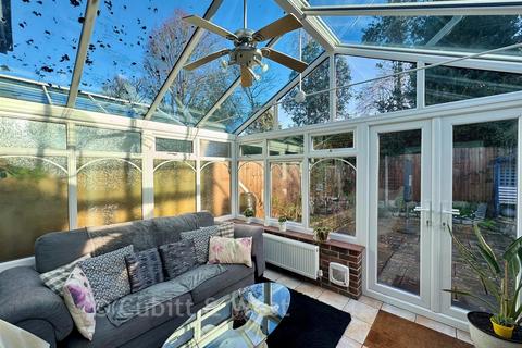 3 bedroom semi-detached house for sale, Corner Farm Close, Tadworth, Surrey