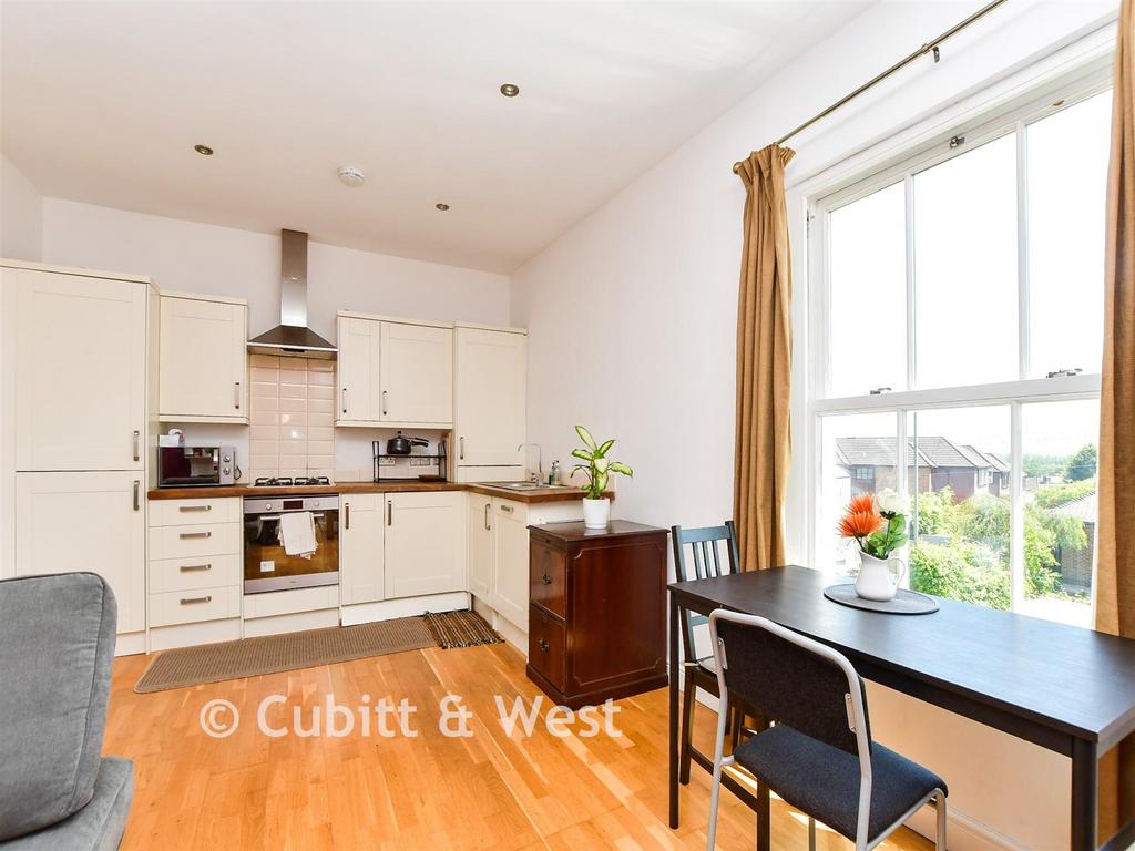 Lounge/Kitchen