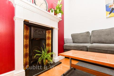 2 bedroom apartment for sale, Shenfield, Redhill RH1