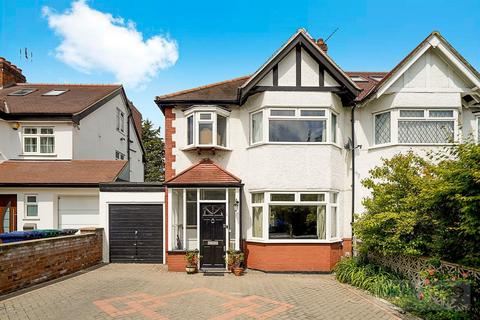 undefined, Meadow Drive, Hendon NW4