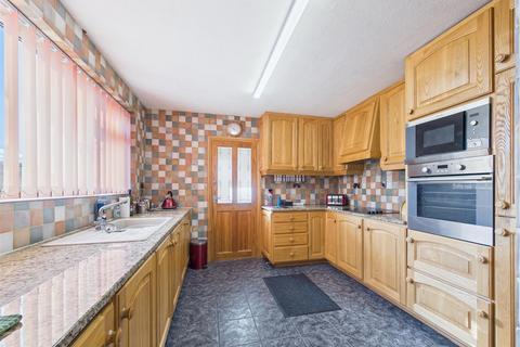 3 bedroom end of terrace house for sale, First Lane, Hessle