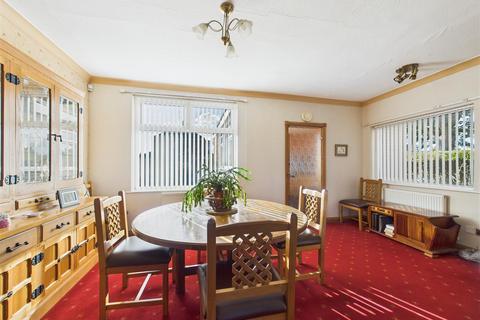 3 bedroom end of terrace house for sale, First Lane, Hessle