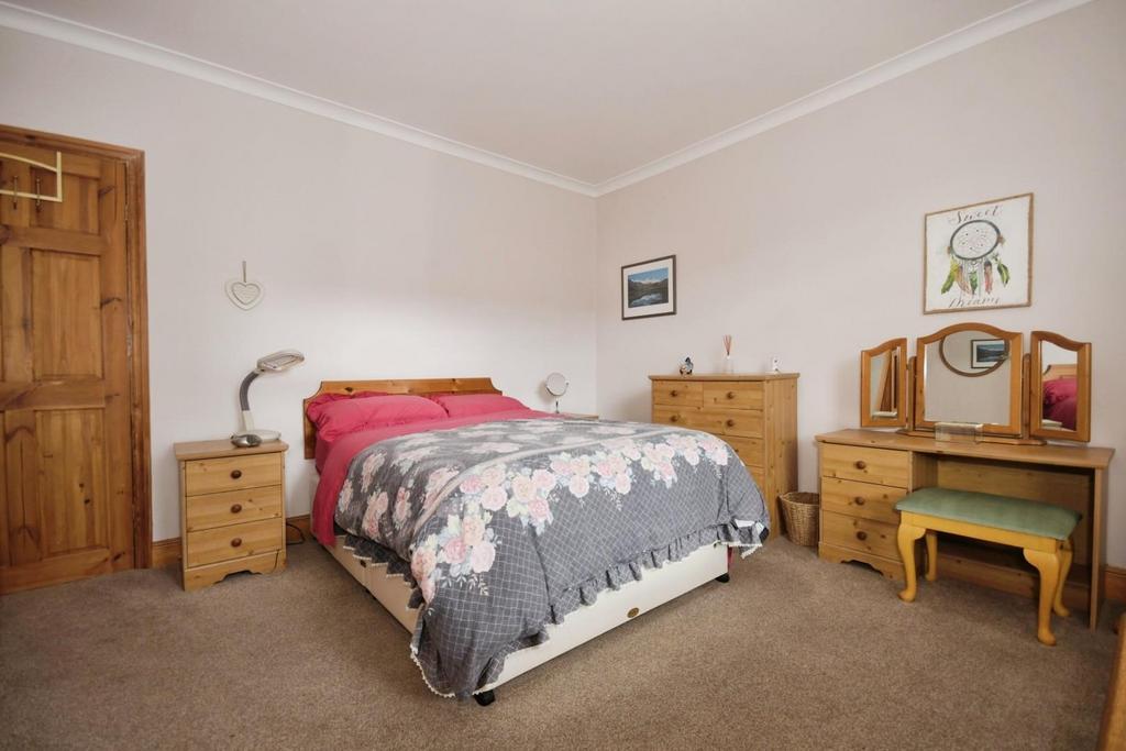 BEDROOM 2 02.jpg