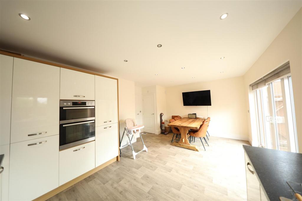 Kitchen diner