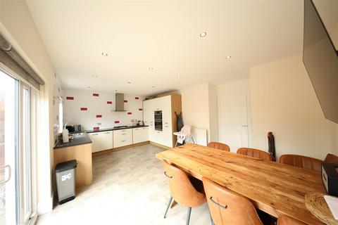 undefined, Whitsun Grove, Cottingham