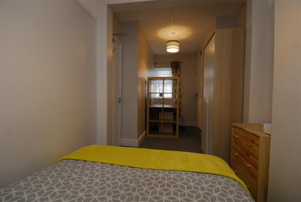 2 Wellington St R2006.JPG