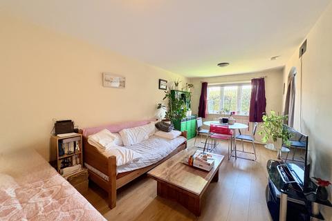 undefined, Sheridan Court, Hounslow, Greater London, TW45EE