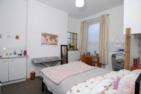 6 bedroom house to rent, Baring Street, Plymouth PL4
