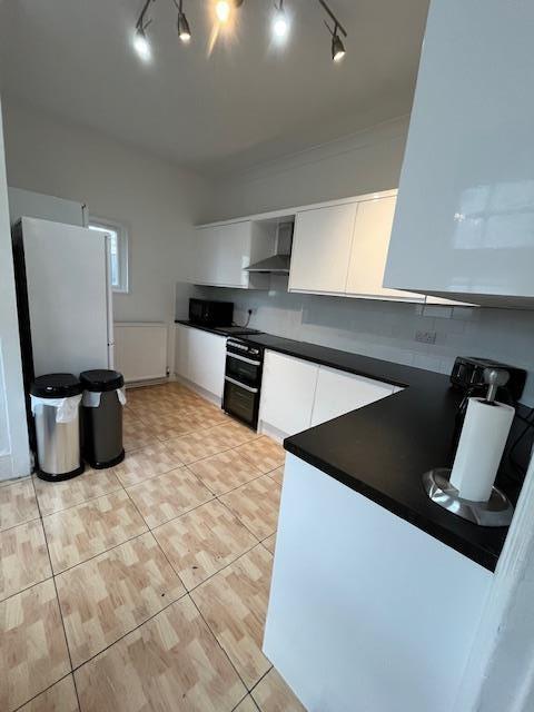 3 kingsley kitchen rotated.jpg