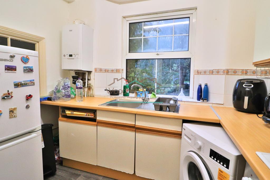 Swanspool Kitchen1