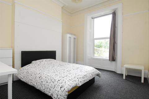 North Road East, Plymouth PL4