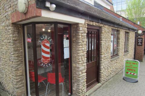 Retail property (high street) for sale, 1 & 9 Evans Yard Bicester OX26 6JT