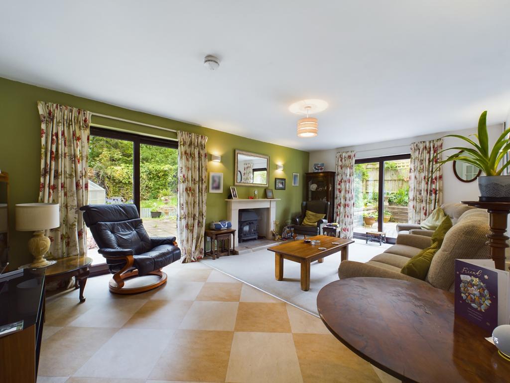 Cam01740 g0 pr0030 still004