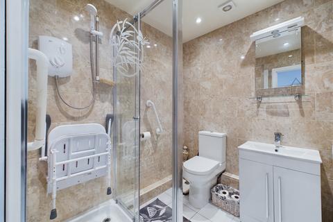 2 bedroom house to rent, Riverside Close, Charlton Kings, Cheltenham, GL52