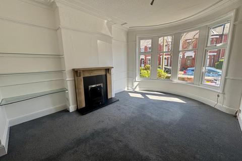 3 bedroom terraced house to rent, Ruskin Road, Crewe, W2