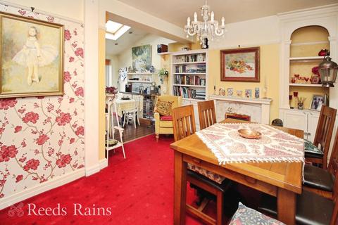 3 bedroom semi-detached house for sale, Clifton Avenue, Lancashire PR25