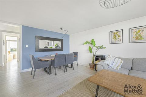 2 bedroom flat for sale, Odessa Street, Canada Water, SE16