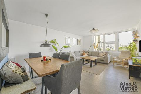 2 bedroom flat for sale, Odessa Street, Canada Water, SE16