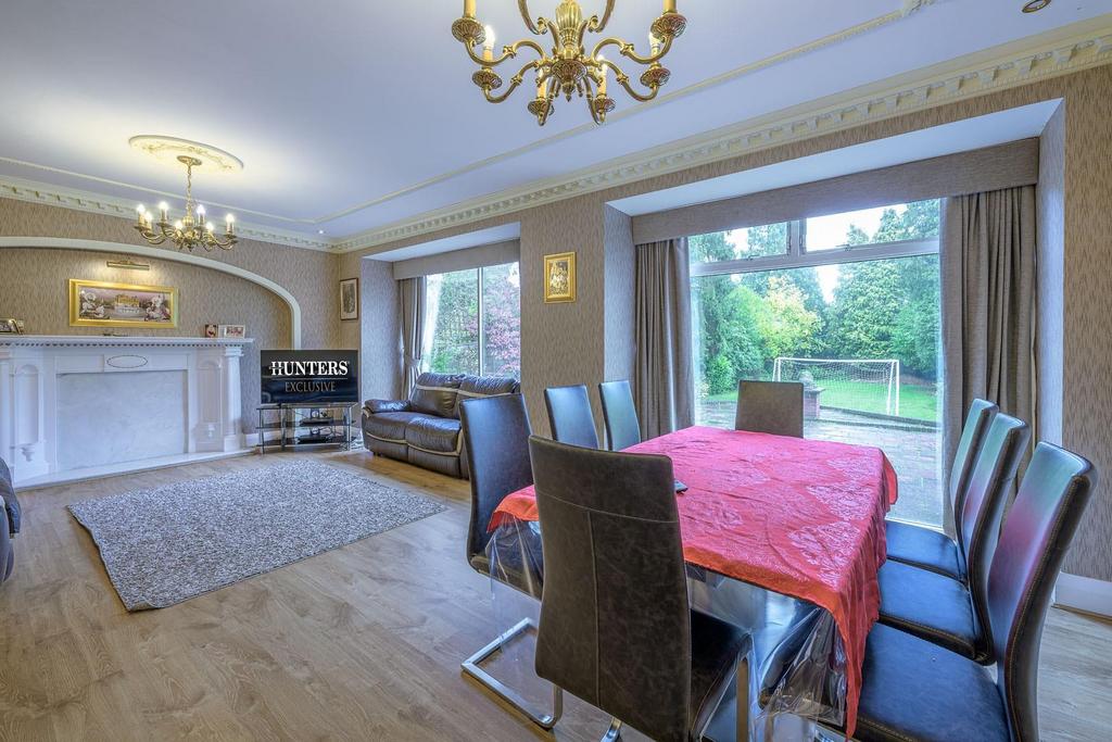 Lounge Dining Room 1