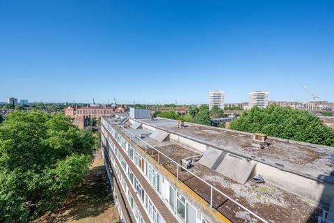 3 bedroom flat for sale, Garratt Lane, Tooting, London, SW17