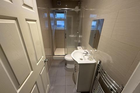 undefined, Cromwell Street, HOUNSLOW, Greater London, TW3