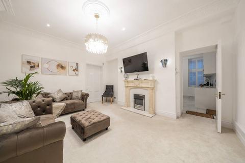 2 bedroom flat to rent, De Vere Gardens, Kensington, London, W8