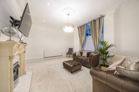 2 bedroom flat to rent, De Vere Gardens, Kensington, London, W8