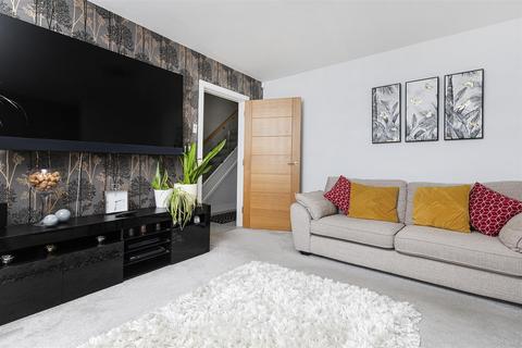 4 bedroom semi-detached house for sale, Crest Court, Huddersfield HD3