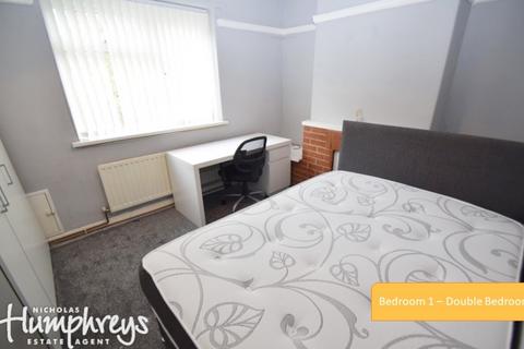 4 bedroom house share to rent, Roberts Avenue, Newcastle-Under-Lyme ST5