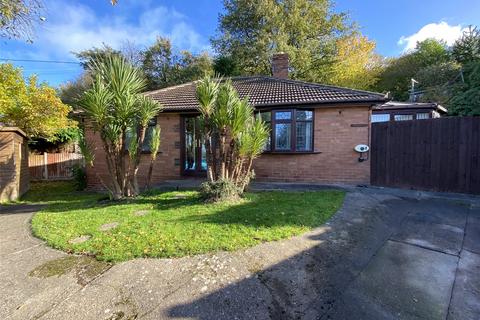 2 bedroom bungalow for sale, Lincoln Crescent, Wrockwardine Wood, Telford, Shropshire, TF2