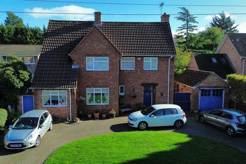 undefined, Carisbrooke Road, Hucclecote