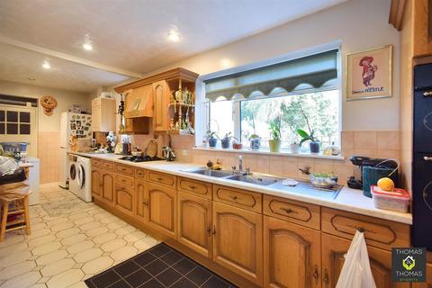 undefined, Carisbrooke Road, Hucclecote