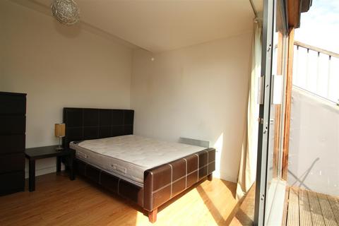 1 bedroom apartment to rent, Arnold Road, London