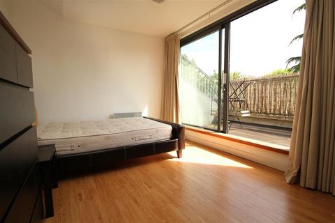 1 bedroom apartment to rent, Arnold Road, London