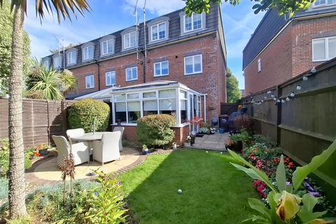 Hamilton Close, Rustington, Littlehampton