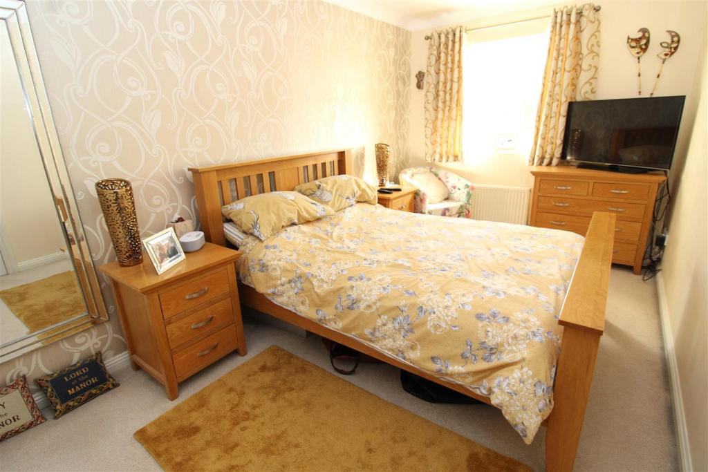 Bedroom 1.JPG