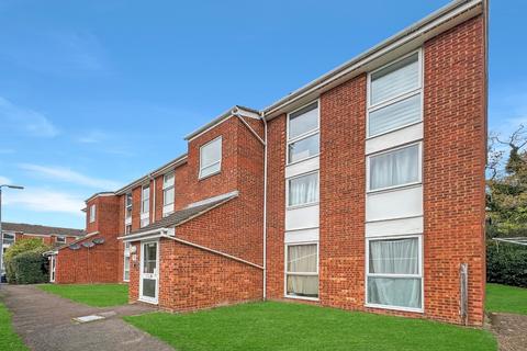 2 bedroom apartment for sale, Earls Court, Dunstable LU5