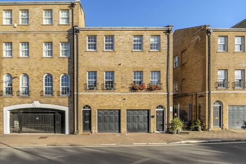 2 bedroom flat to rent, Rotherhithe Street, London SE16