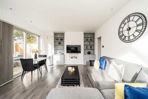 Kingswood Road, London W4