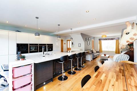 4 bedroom house for sale, Bachelor Gardens, Harrogate