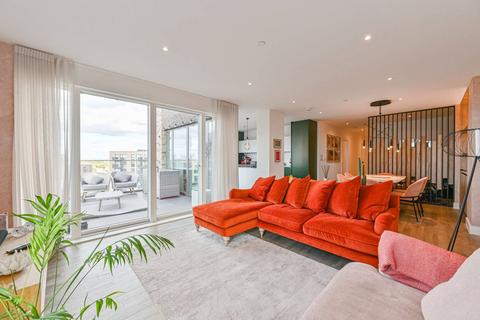 3 bedroom flat for sale, Plowden Road, Kidbrooke, SE3