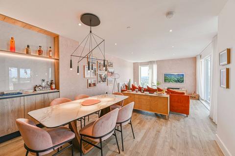 3 bedroom flat for sale, Plowden Road, Kidbrooke, SE3