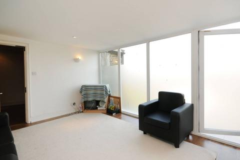 Barking Road, Canning Town, London, E16