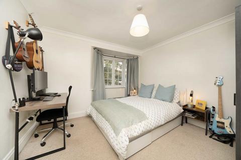 Flat 30, Windmill Court Windmill Road, London, W5 4DN