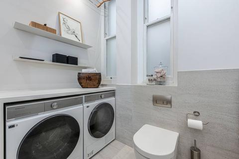 37a Kings Gardens, London, NW6 4PX