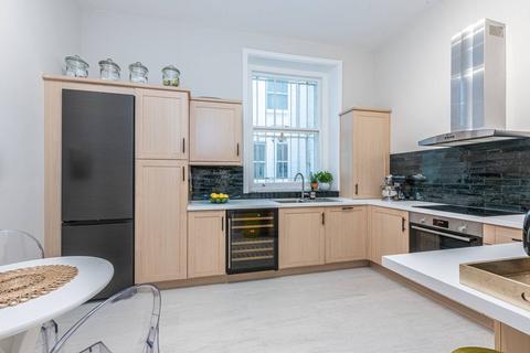37a Kings Gardens, London, NW6 4PX